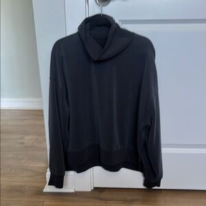 lululemon athletica softstreme pull over size 12